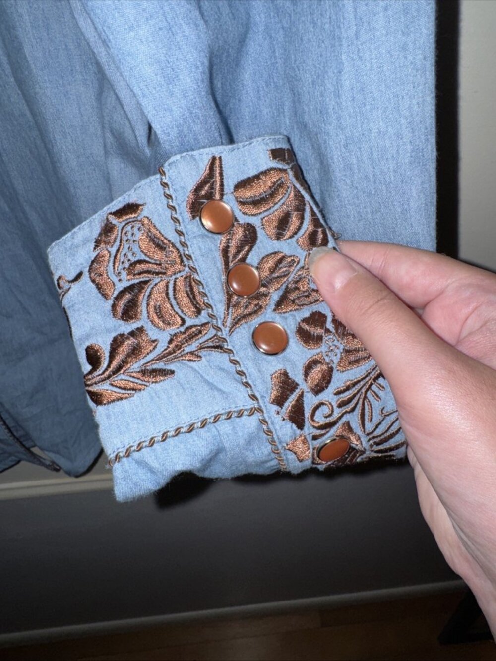 Scully Embroidered Western Floral Shirt Sz M Denim Pearl Snap Rodeo Women NWOT - Picture 9 of 11